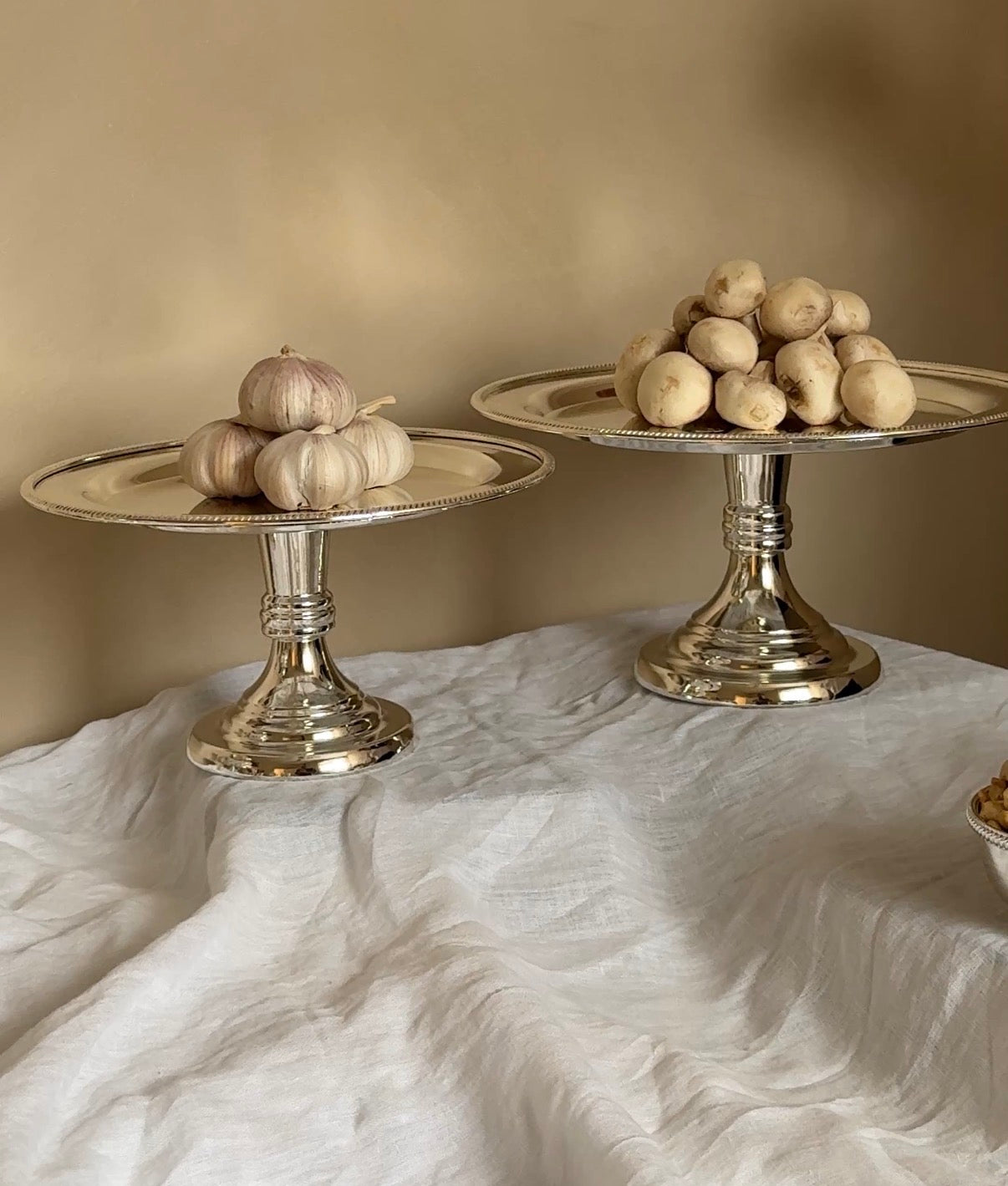 Round Umbria Silver-Plated Stand Tray