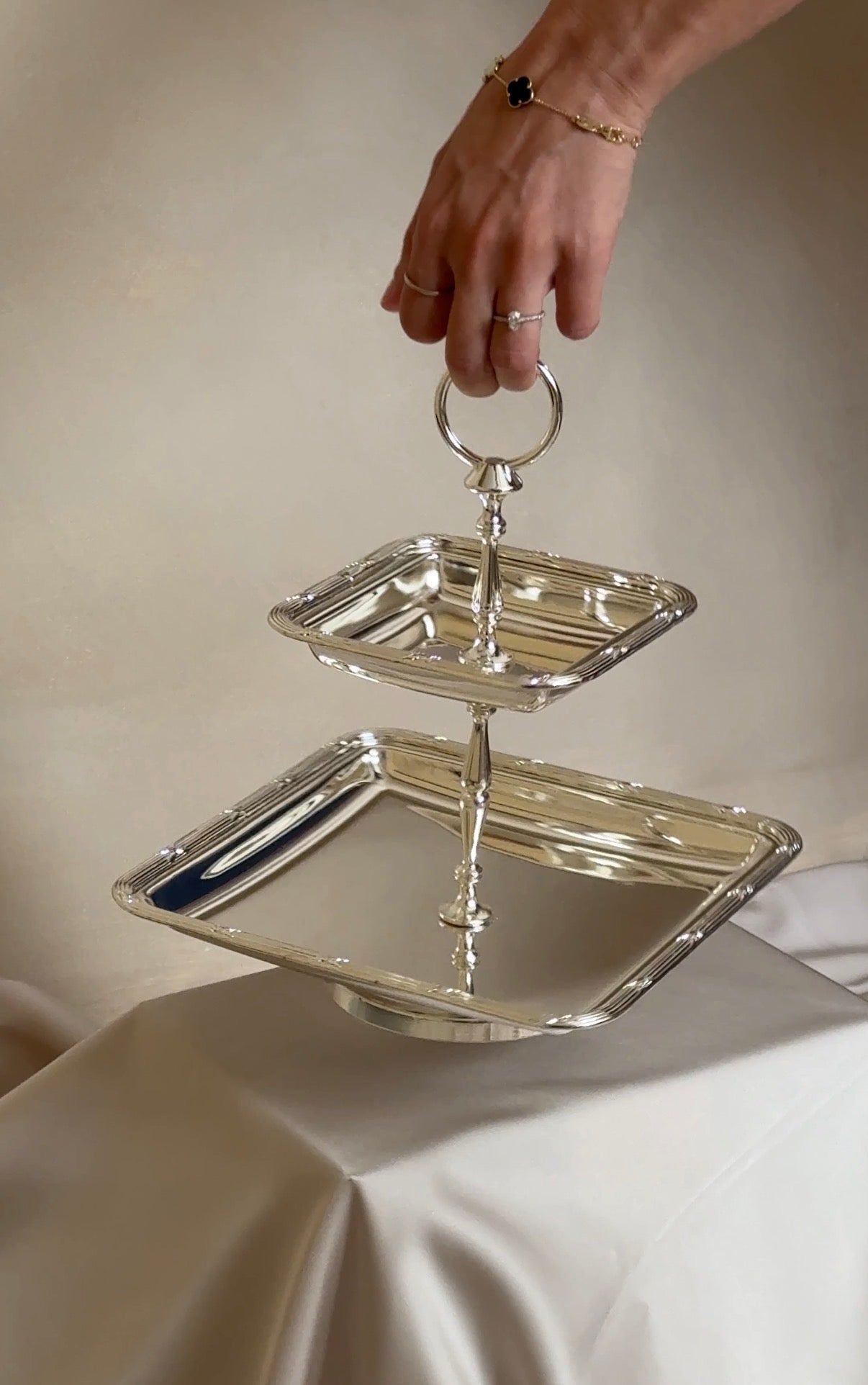 Château Two-Tier Square Silver-Plated Stand